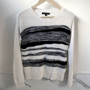 •BANANA REPUBLIC• Long Sleeves Scoop Neck Sweater